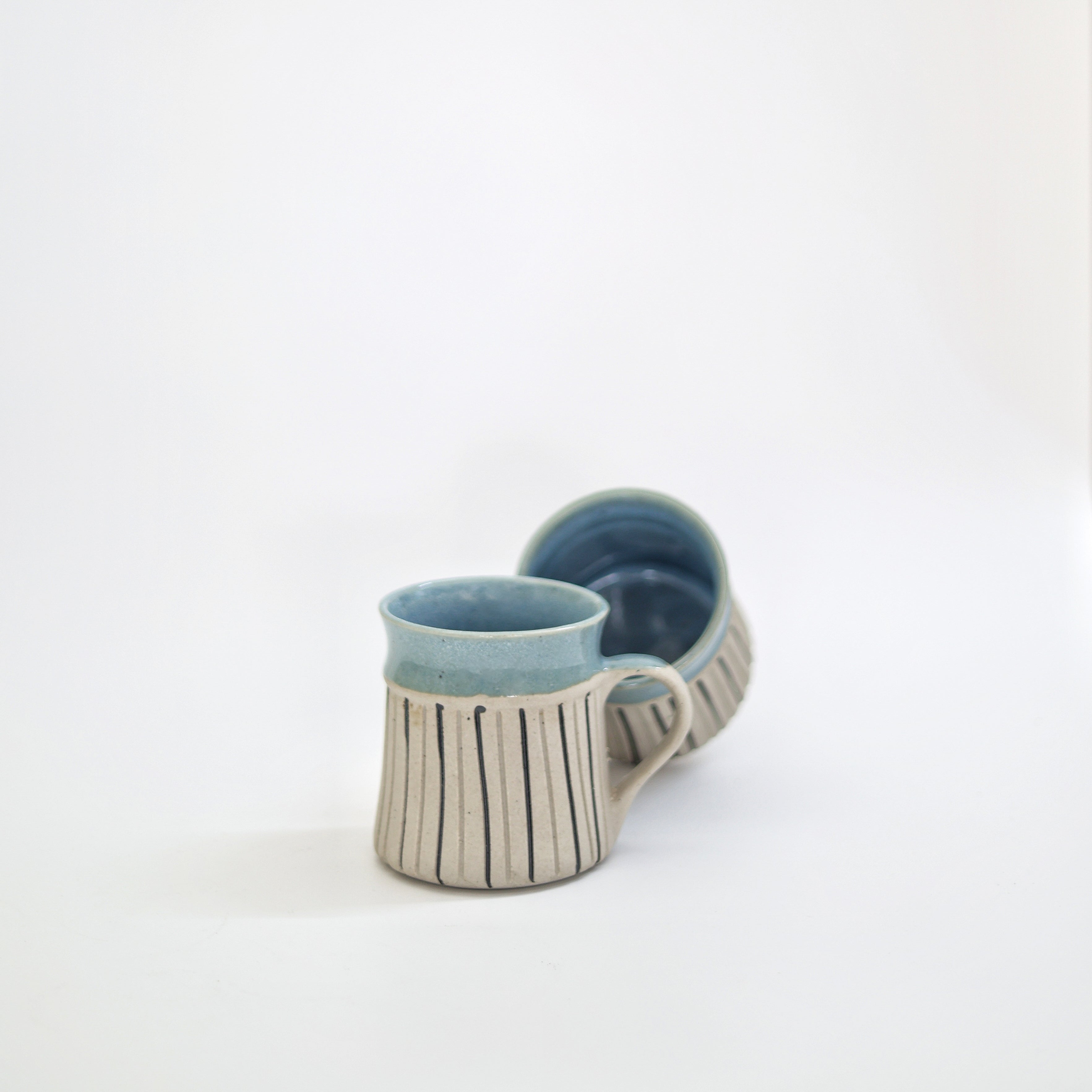 Chai mug white and light blue