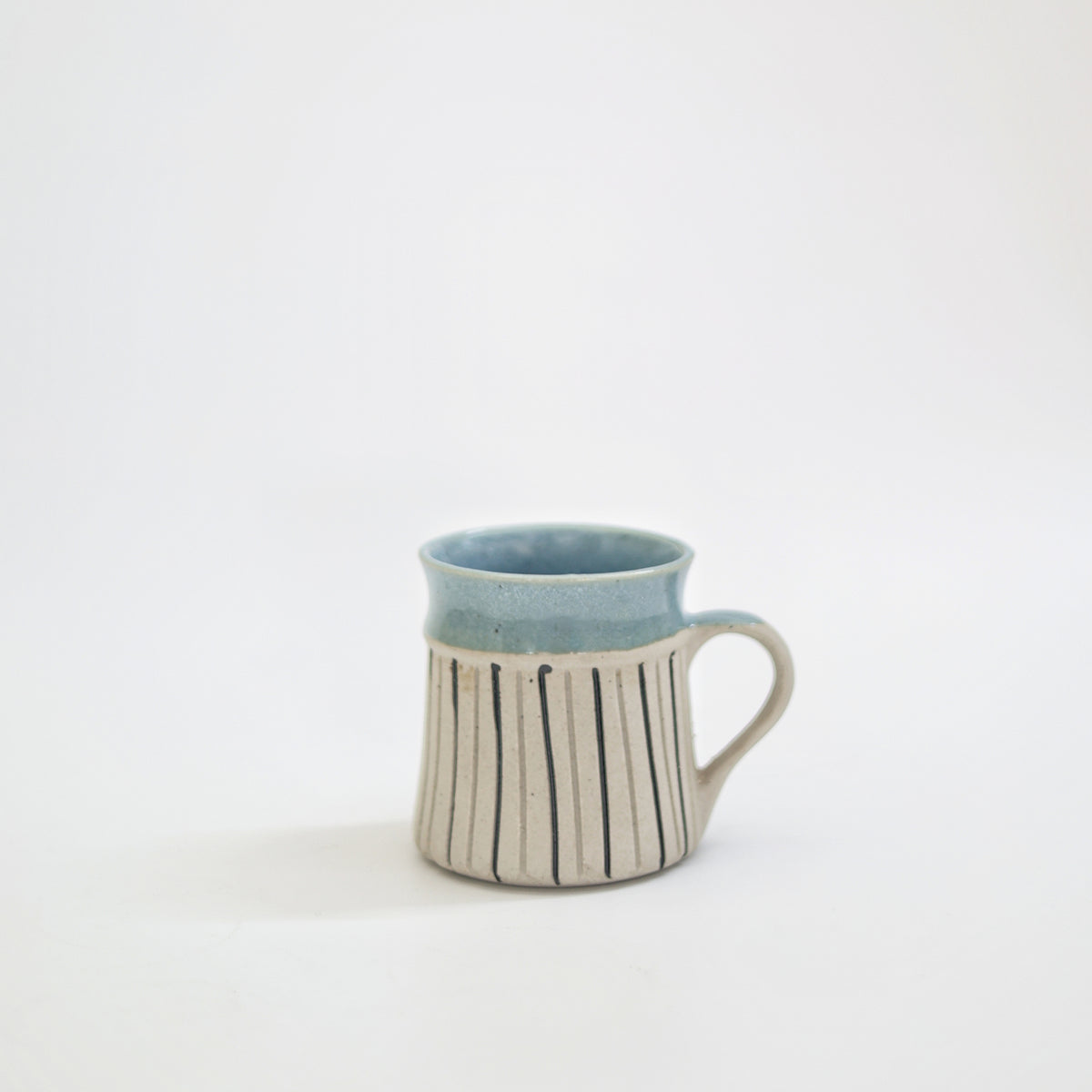 Chai mug white and light blue