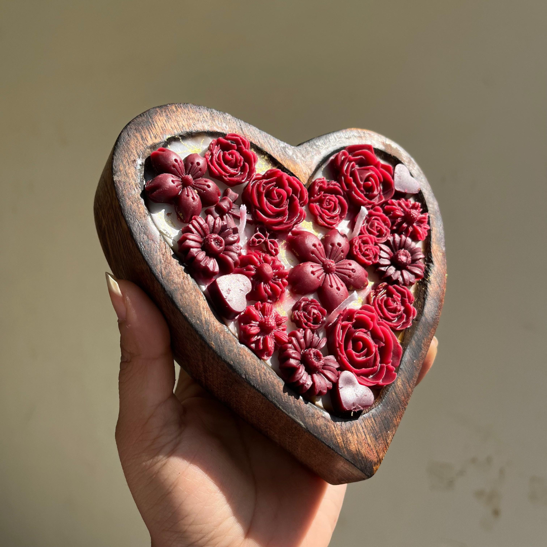 Medium Wooden Heart Scented Candle With Flowers